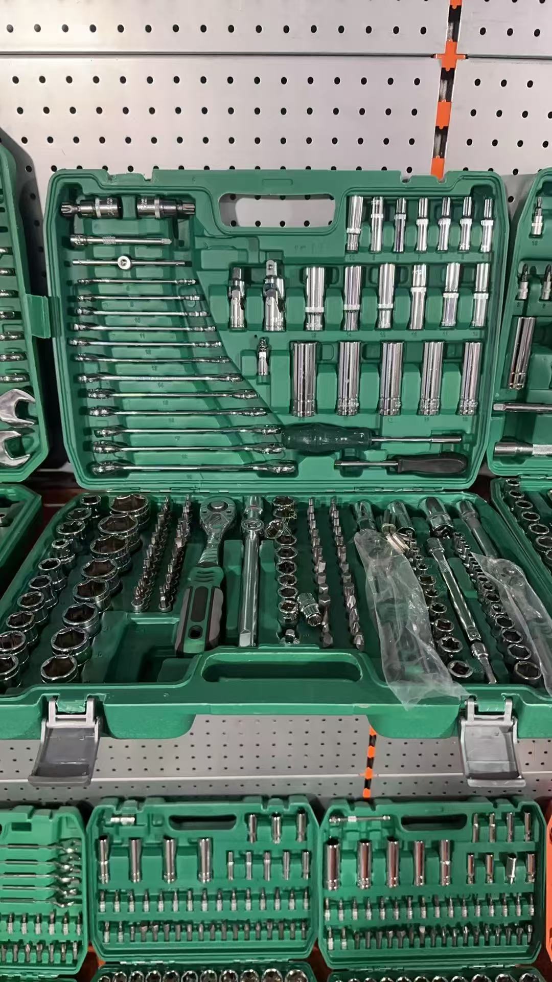 216-Piece DIY Auto Repair Tool - огляд і ціна Gardening Tool Diy